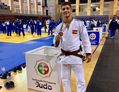 El almeriense Jairo Gimnez logra la medalla de bronce en el mayor torneo juvenil de judo de Portugal