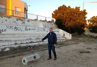 IU El Ejido reclama una limpieza y nuevas ideas para el antiguo campo de fútbol de La Aldeílla