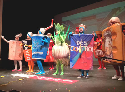 Humor y musicalidad en el arranque del concurso de Carnaval de Almera