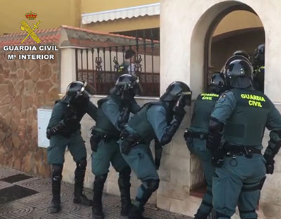 Noticia de Almería 24h: La Operación Terso da como resultado la localización de una plantación de Marihuana en el interior de una vivienda con trescientas plantas