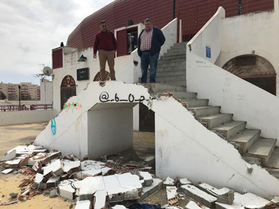 Noticia de Almera 24h: El PSOE acusa a Amat de convertir la Plaza de Toros en un vertedero por no actuar ante su alarmante degradacin