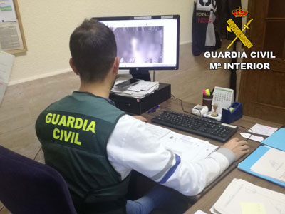 Noticia de Almería 24h: Detenido un ladrón que escondía su identidad colocándose un calzoncillo en la cabeza