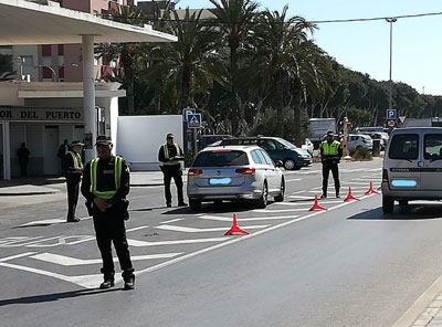 Noticia de Almería 24h: La Policía Local de Adra inicia una campaña de vigilancia del uso de los sistemas de retención y protección