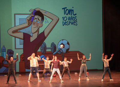 Los nios viven la aventura del teatro en el Maestro Padilla gracias al musical Los Futbolsimos