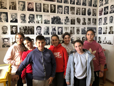 Estudiantes del colegio Sagrada Familia de Almera visitan el faro de Mesa Roldn