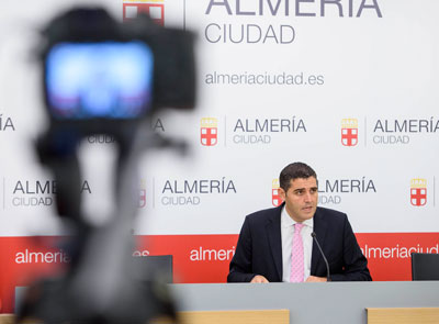 Noticia de Almera 24h: El Ayuntamiento adjudica un nuevo contrato para eliminar barreras arquitectnicas por un importe total de 36.000 euros