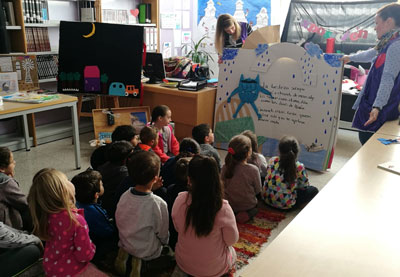 Escolares Del CEIP Profesor Tierno Galvn Visitan La Exposicin Cuentos Y Libros Infantiles En La Biblioteca Mara Moliner
