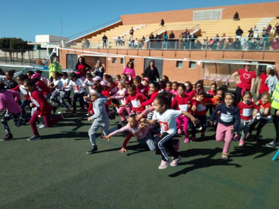 Noticia de Almería 24h: Más de 1.000 escolares participan en la Carrera Intercentros Solidaria de la VIII Semana Cultural Educativa de Las Norias 