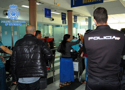 Noticia de Almera 24h: La Polica Nacional detiene a un prfugo en el puerto de Almera con una Orden Europea de Detencin y Entrega