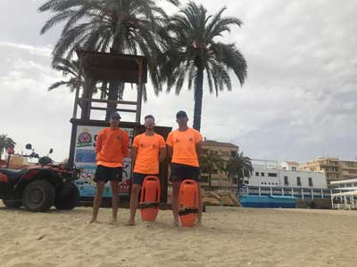 Las playas de Garrucha cuentan por vez primera con servicio de socorrismo en Semana Santa