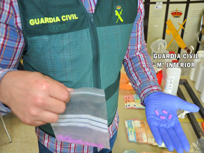 Noticia de Almería 24h: La Guardia Civil desmantela un laboratorio de droga clandestino que producía en Murcia y distribuía en la comarca de los Vélez 