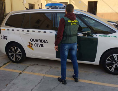 Noticia de Almería 24h: Cuatro menores agreden y amenazan de muerte con una navaja a otros dos para quitarles el móvil