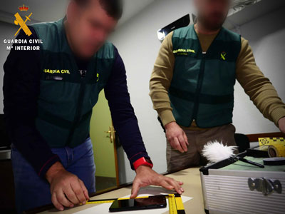 Noticia de Almería 24h: Cuatro detenidos por formar parte de un grupo criminal responsable de hasta 25 robos en viviendas