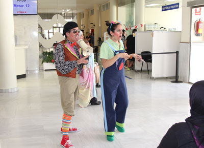 El 42 Festival de El Ejido sorprende al pblico en la calle con las Impro Sorpresas Teatrales