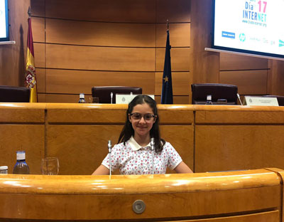 Noticia de Almera 24h: Una alumna de Garrucha recibe en el Senado un premio por un rap sobre internet