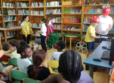 Las Escuelas Municipales De Almerimar, El Ejido Y Vicar Recorren Las Bibliotecas Pblicas Vicarias En La III Muestra De Teatro Aficionado