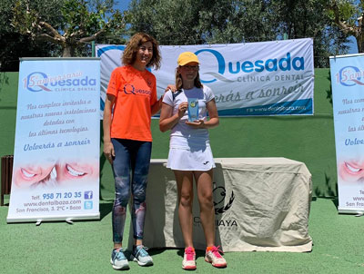 Noticia de Almería 24h: La roquetera Carlota Iniesta, vencedora en un torneo de tenis de categoría infantil celebrado en Baza 