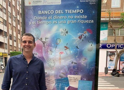 Noticia de Almera 24h: El alcalde se suma con una foto en Facebook a la campaa de promocin del Banco del Tiempo en su sptimo aniversario