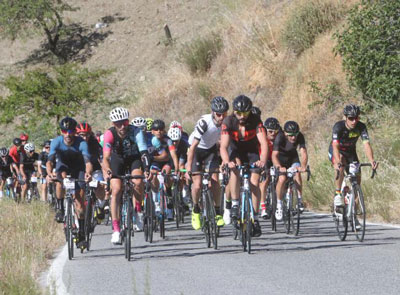 La Alpujarra vuelve a convertirse en una fiesta del cicloturismo con La Indomable