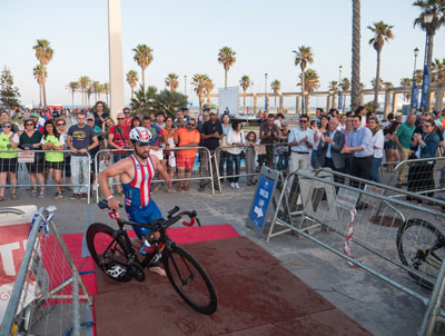 Noticia de Almera 24h: El Campeonato de Espaa de Triatln sprint y Acuatln, congreg a ms de 2.400 deportistas