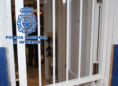 Noticia de Almería 24h: La Policía Nacional desmantela un punto de venta de droga muy activo en el Barrio de la Chanca