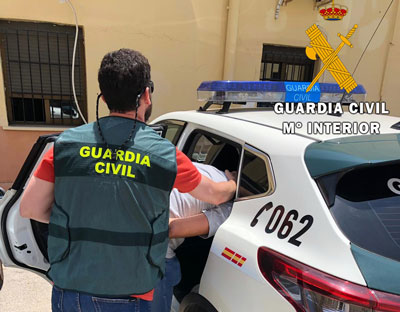 Noticia de Almería 24h: Golpea brutalmente a su víctima en un local nocturno y es detenido gracias a la información difundida por redes sociales