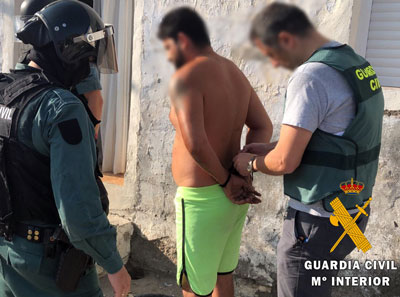 Noticia de Almería 24h: La Guardia Civil detiene a 42 personas e interviene más 21800 plantas de marihuana en la provincia de Almería durante el primer semestre del año