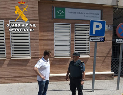La Guardia Civil detiene a dos menores por el robo de exámenes finales en El Ejido