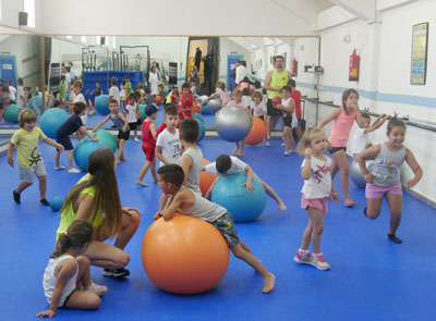 Arranca la Escuela de Verano de Baloncesto con múltiples alternativas de ocio 