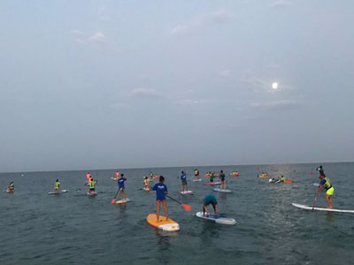 Los Tres Das De Luna Llena De Vcar Arranca Con Una Alta Participacin En La Velada Nocturna De Paddle Surf Y Kayak
