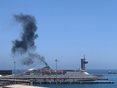 Ecologistas en Accin prepara acciones ante la fiscala de Medio Ambiente por la contaminacin en el puerto de Almera ciudad