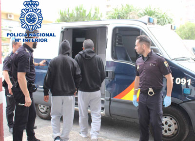Noticia de Almería 24h: La Policía Nacional detiene a dos ladrones a las pocas horas de haber perpetrado los robos