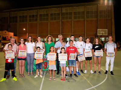 El Ayuntamiento de Benahadux rinde homenaje a quince jvenes deportistas con proyeccin nacional