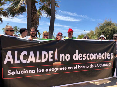 Noticia de Almera 24h: El consejero de Fomento no responde al parlamentario de Adelante Andaluca, Diego Crespo, sobre sancionar a Endesa por los cortes de luz en barrios de Almera