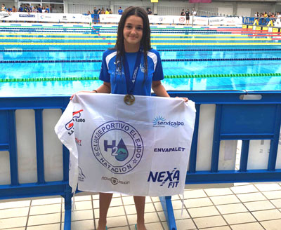 Noticia de Almera 24h: La nadadora del club H2O El Ejido, Carmen Guerrero, obtiene la medalla de oro en 200 mariposa y la medalla de bronce en 200 espalda en el Nacional Infantil