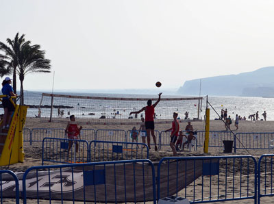 Noticia de Almera 24h: Los amantes del deporte se divertirn en la Feria con el torneo de voley playa 
