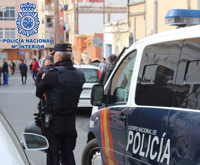 Detenidos dos hombres in fraganti mientras realizaban un pase de droga 