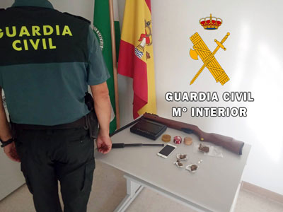 La Guardia Civil desmantela un punto de venta de droga en Vélez Rubio e investiga a seis miembros de una misma familia