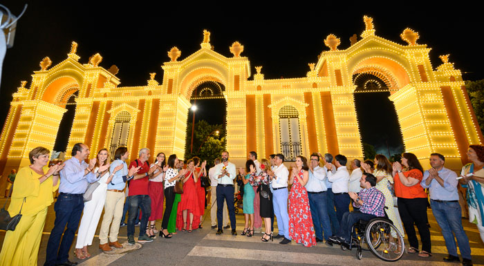 Noticia de Almera 24h: Da comienzo la Feria de Almera con un extraordinario encendido de la Portada y del recinto ferial