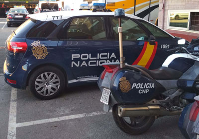 Noticia de Almería 24h: La Policía Nacional detiene in fraganti a los autores de dos robos en interior de vehículos 