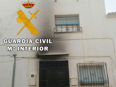 La Guardia Civil detiene al autor que incendió la puerta de una vivienda habitada en Purchena