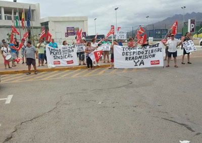 Noticia de Almera 24h: CCOO convoca una nueva concentracin por el trabajador despedido del Hotel Marina Playa