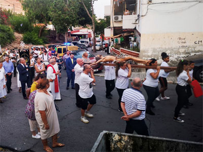 Noticia de Almería 24h: El Presidente de la Autoridad Portuaria asiste a la procesión del Cristo del Quejío en La Chanca