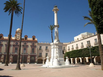 Noticia de Almería 24h: IU defiende que el Pingurucho, Monumento de los Coloraos siga estando ubicado en la Plaza Vieja