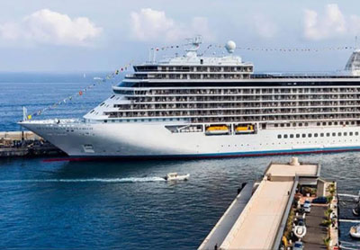 El crucero Seven Seas Explorer, con capacidad para 750 pasajeros, hace maana su primera escala en el Puerto de Almera
