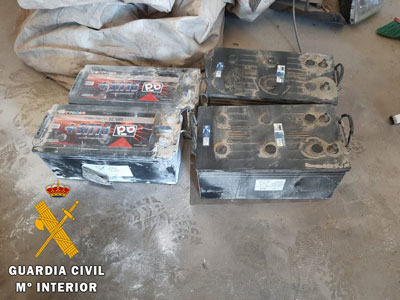 Noticia de Almería 24h: Le roba las baterías a los camiones para venderlas en un desguace