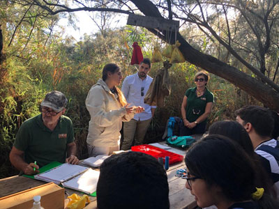 Alumnos del IES Luz del Mar de El Ejido conocen Las Albuferas de Adra con motivo del Da Mundial de las Aves