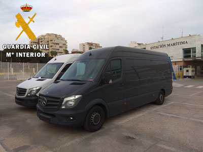 Noticia de Almería 24h: La Guardia Civil detiene en el puerto de Almería 2 personas y recupera 3 vehículos sustraídos en Alemania