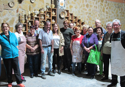 Noticia de Almería 24h: Cursos y talleres de alfarería tradicional veratense y  de indumentaria histórica