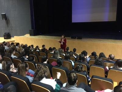 La actriz Mabel Lozano presenta en Vera su campaa  de sensibilizacin contra la trata de mujeres